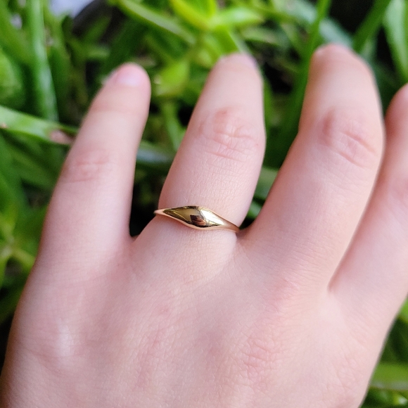 Handmade Solid 14K Gold Dainty Drop Baguette Ring, size 5.5 - Picture 4 of 16